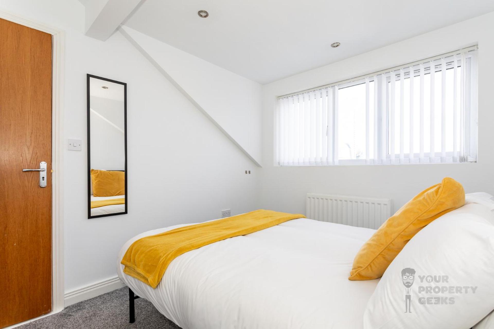 Attic Style 2 Bed Duplex Apartment With Rooftop Patio Белфаст Экстерьер фото