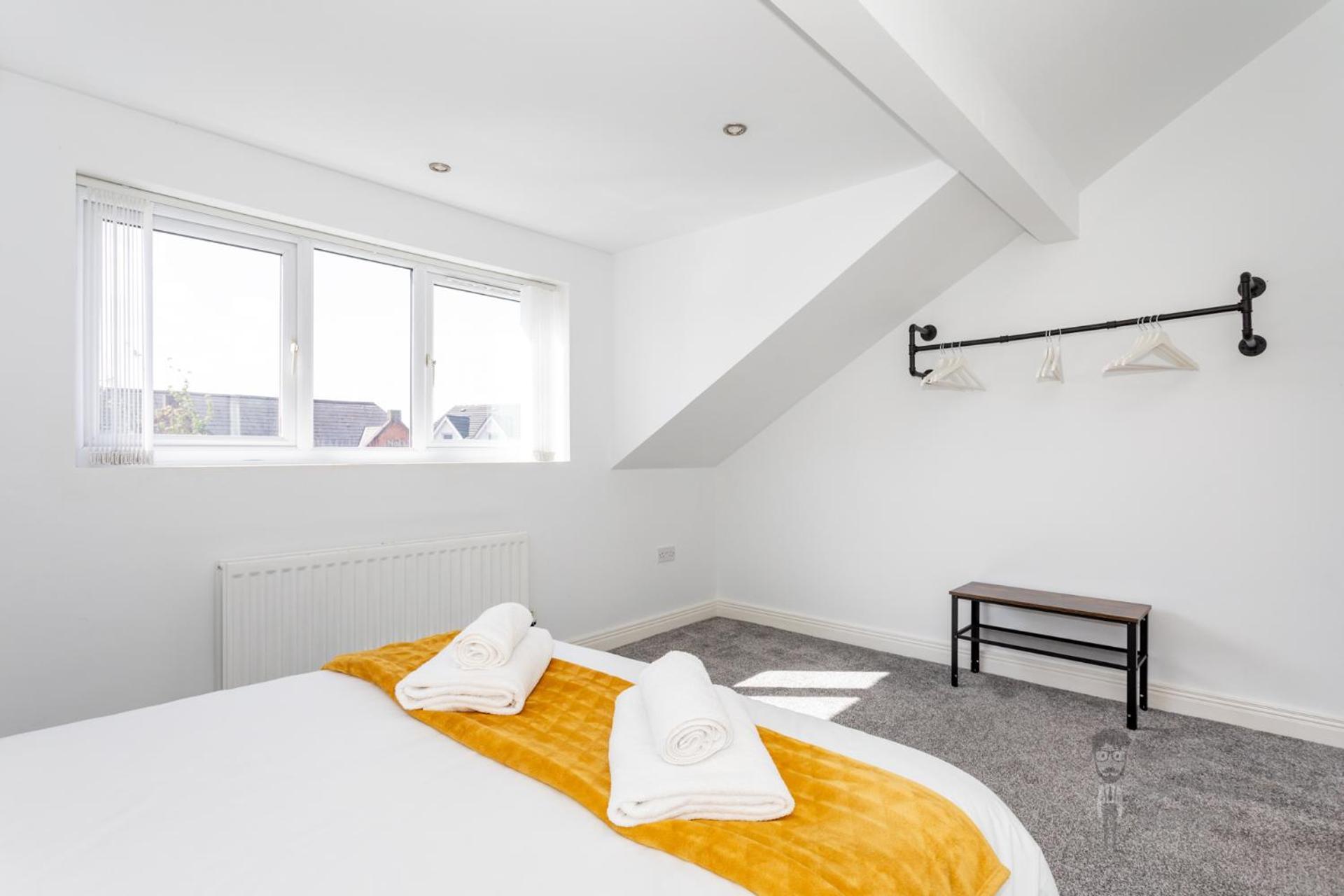 Attic Style 2 Bed Duplex Apartment With Rooftop Patio Белфаст Экстерьер фото