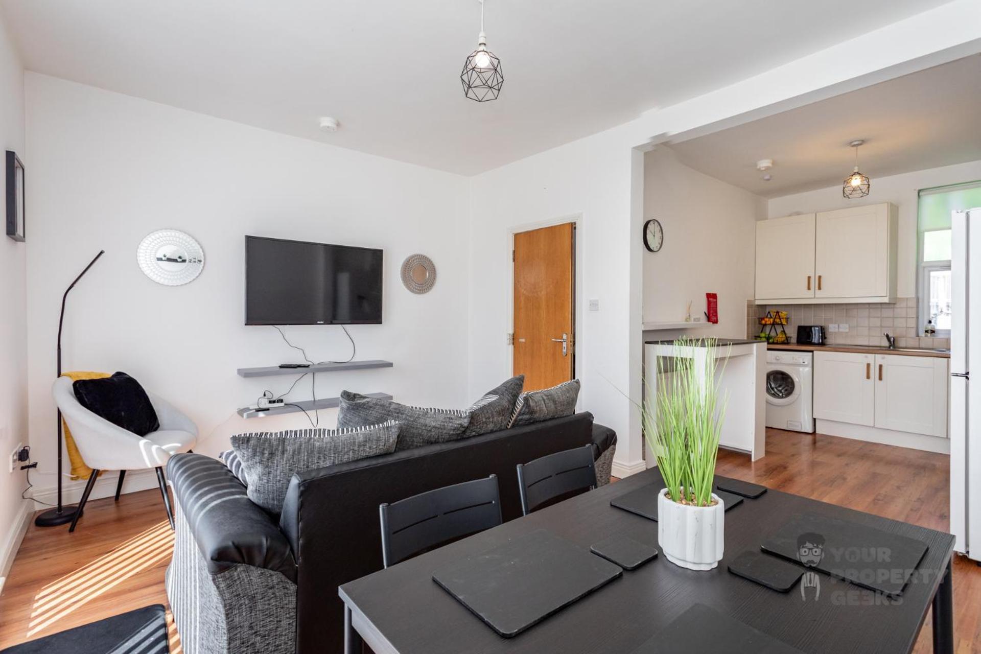 Attic Style 2 Bed Duplex Apartment With Rooftop Patio Белфаст Экстерьер фото