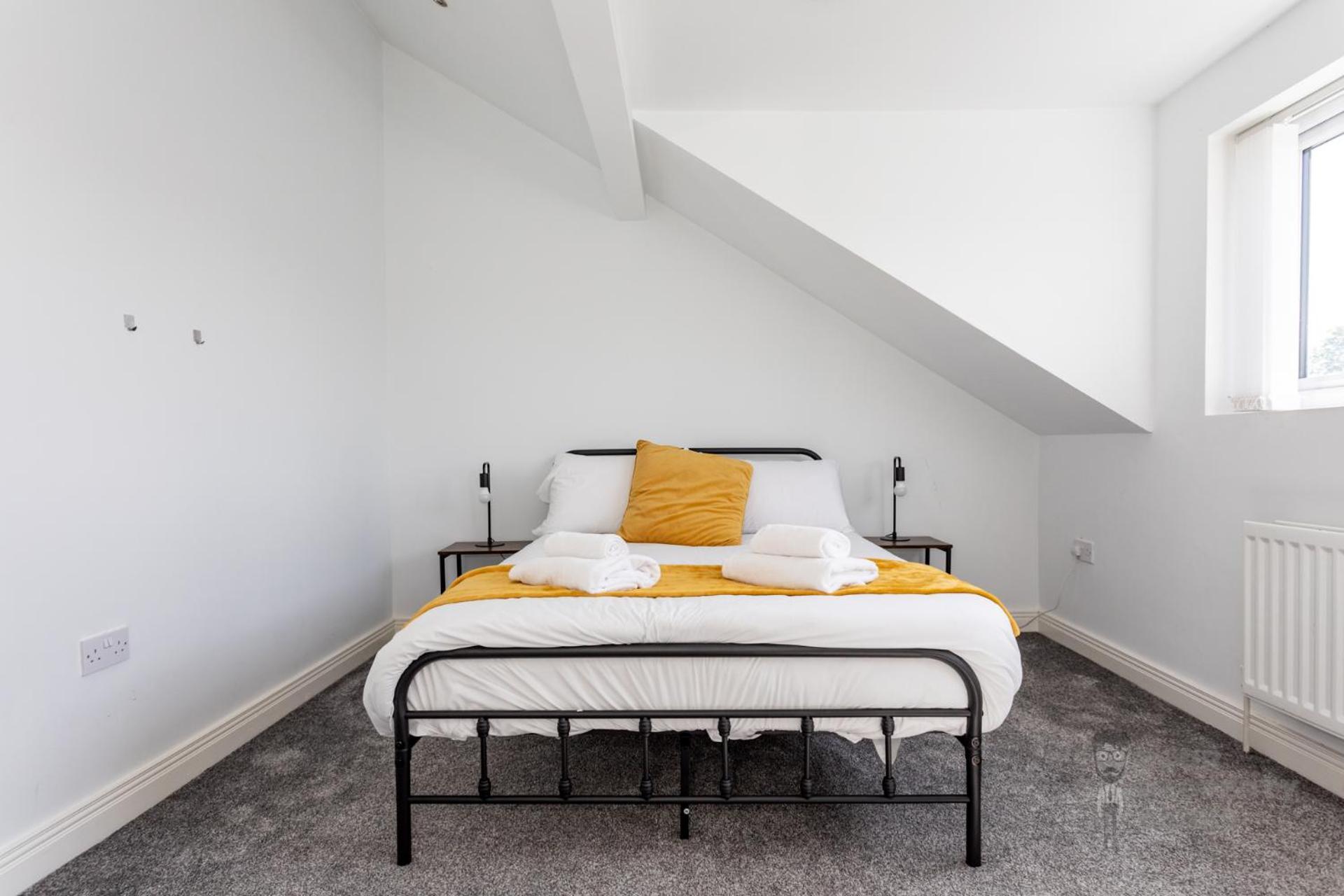 Attic Style 2 Bed Duplex Apartment With Rooftop Patio Белфаст Экстерьер фото